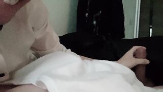 [BL] A magnificent member of society who handjobs while bullying a homies morning standing man sausage