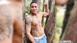 Super-steamy muscle inked latino dude pics