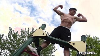 Super-hot muscle czech man Bruce Harrelson flexing his muscles