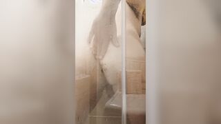 BeefyBear_douche_solo_precum_spray