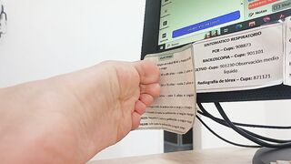 La plantita del pie del doc en el trabajo