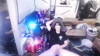 My roomy sent me this vid and said so this is why you cant be bothered to neat whoops