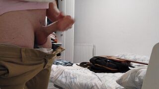 Me corro, veo porn y uso uno de mis juguetes favoritos