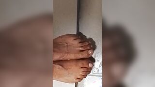 Lluvia dorada, en los pies, ¿Necesitamos un poco de tu love jam?