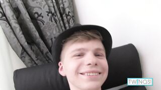 Thin Platinum-blonde Twunk James T Wanks His Pulsing Firm Meat!