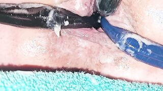 trio sausage ring corks used as spreader