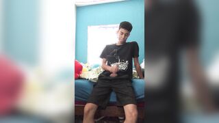 Uber-cute guy joys himself