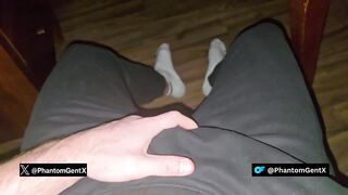 Deutscher Meister zeigt verschwitzte weiße Puma Socken.. intensiver Geruch.. Eichel glänzt & hart wichsen