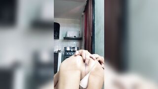 La bella Ninfómana Adicta al sexo Assfucking con enormes fake penises BIG BLACK COCK desea que alguien la folle