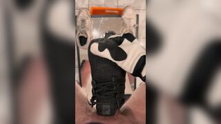 Homo twunk romps his friends Ultraboost and jizzes