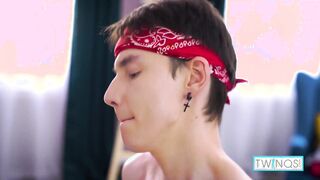 Festive Mischievous Bombshells Zachari Wiks And Karol Gajda Pulverize Their Booties!