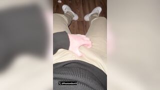 Deutscher Meister nach Überstunden.. harter Schwanz in Hose pipe..