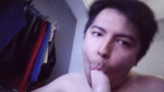 Mamando faux-cock como si fuera tu deliciosa verga