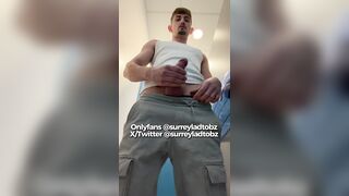 Super-fucking-hot fellow squirt nads in gym