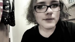 Fem masculine toying with his chisel and spunking