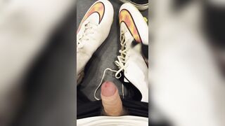 Smash those unbelievable football shoes