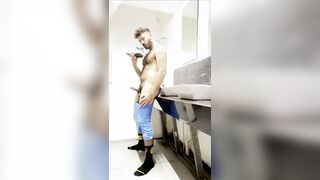 Warmth, sweat and morbidity in the gym locker bedroom