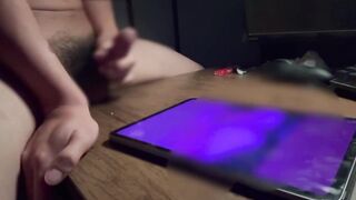 おっぱいをおかずにシコって射精