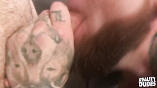 REALITY GUYS - Gage Unkut Humps An Antsy Dude In The Public Wc And Shoots A Flow On His Booty