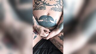 Tatted Father Kneads Himself *no popshot, super-steamy shrieks!*