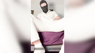 Strenger Arzt wichst und spritzt dir in den Mund - PhantomGentX