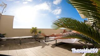 Solo mâle encountering the river