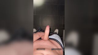 Meister nimmt dich auf der Arbeitstoilette durch - PhantomGentX