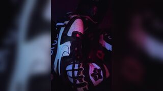 Nikegearfoxy konnte nicht schalfen, aber er hat druck und musste spritzen