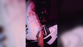 Nikegearfoxy konnte nicht schalfen, aber er hat druck und musste spritzen