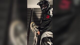 I shag my Trucks sneakers prettily