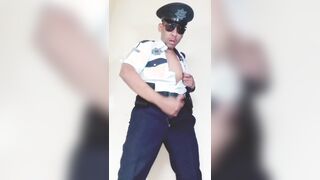 002 PoliciaUnifom Nipple y POPSHOT!!! Police Uniformes Lechazo Cop fetish