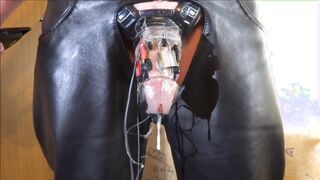 Electro vibration - jizz fapping in v-card cell