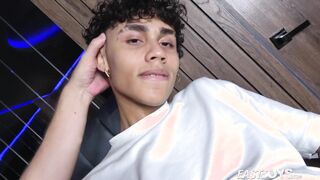 Marvelous Latino Twunk with Six pack Gets Explosive Hand job