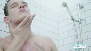 Torn Luke A Post-Bathroom Glow And Fat Six pack Jizm Glob!