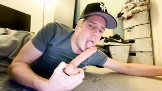 Queer fake penis sucky-sucky blow messy