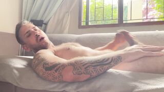 Chilled jacked and jizm on the sofa!