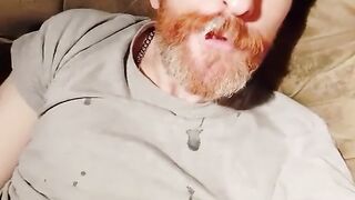 Meaty Manmeat Scottish Dude blows a load on own facial hair
