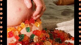 Huge explosion of Gummy grizzlies ass fucking ramming and expulsion whit mini-rosebud.