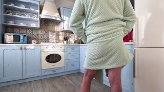 Money-shot in a jaw-dropping bathrobe