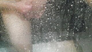 douche popshot on glass