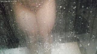 douche popshot on glass