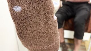 Earl Grin - Wooly Assets with Chocolate-colored Patterned Socks