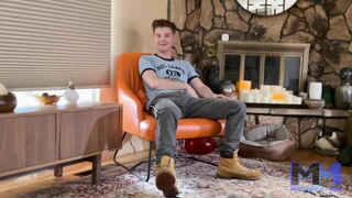 Adorable, lovely, a good trunk, and a yummy peach of an culo