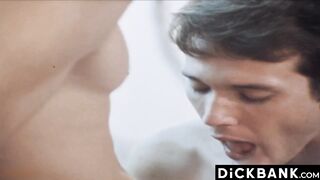 Muscular Gay Gives Amazing Blowjob