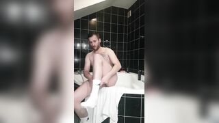 Bathroom red-hot Grind Stud