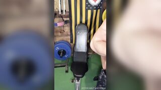 Bearded dad gets nude and faps spunk-pump in gym