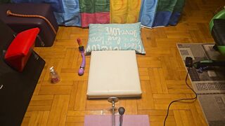 Gets Her Fuckhole Porked by a Fat Fake penis on a Plow Machine