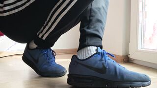 Nike Air Max Sneakers Taunt POINT OF VIEW