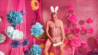 UN LAPIN DE PÂQUES POND DES OEUFS four 003