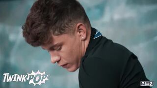TWINKPOP - Drake Von Romps Troye Dean’s Soles Before Moving On To Danny Wish’s Cock-squeezing Donk